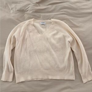 Old Navy Cream V-Neck Ribbed Sweater